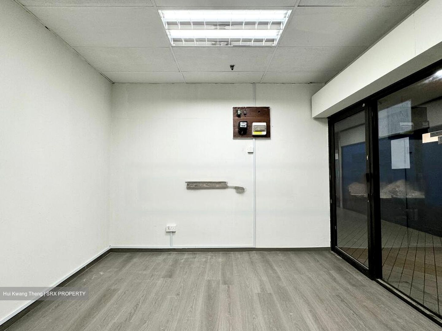 Upper Serangoon Shopping Centre (D19), Retail #584859491